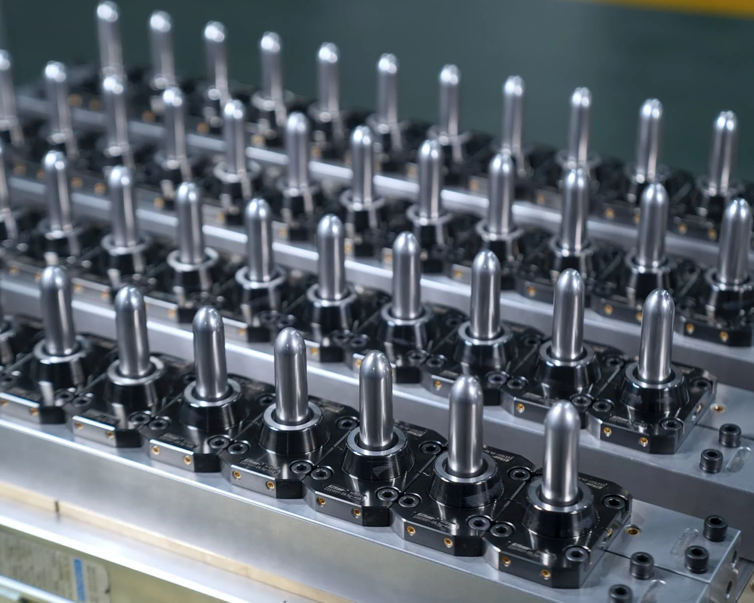 Why Choose PET Injection Mold for Complex Part Production
