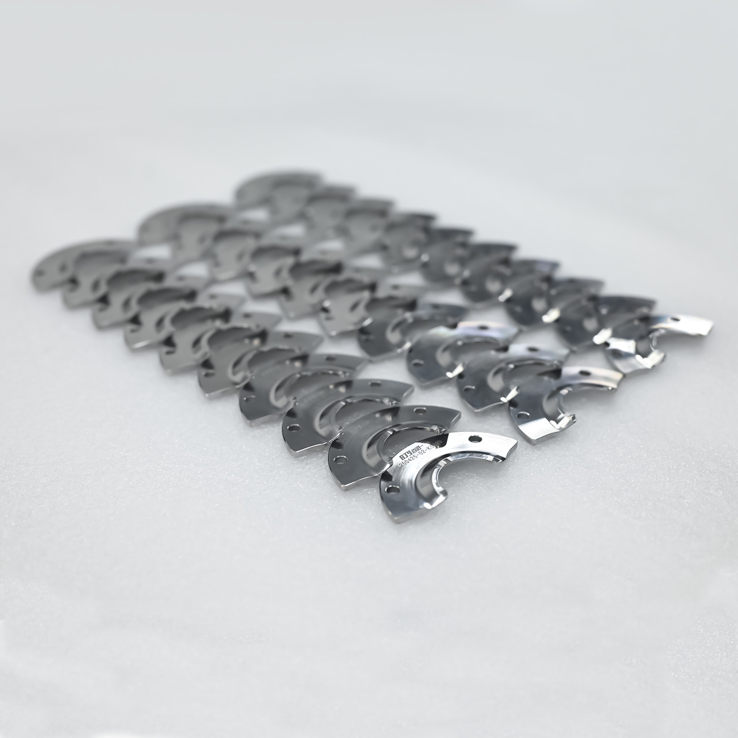 new vs old worn out rotate stopper comparison for bottling machine replacement part